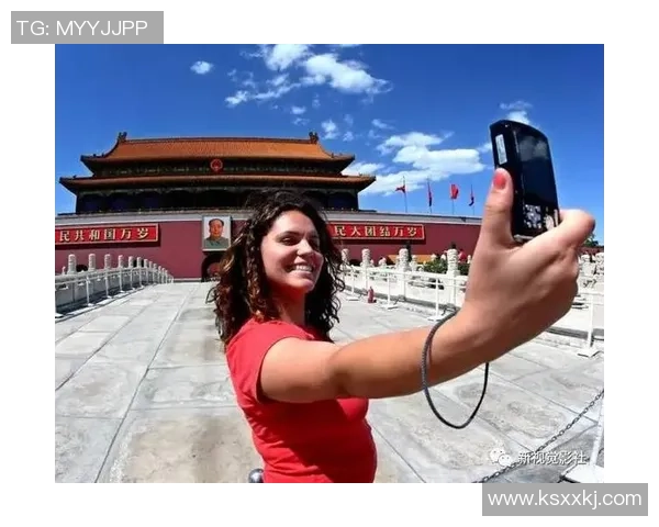 女足球星魅力尽显高清壁纸，展现力量与优雅的完美结合